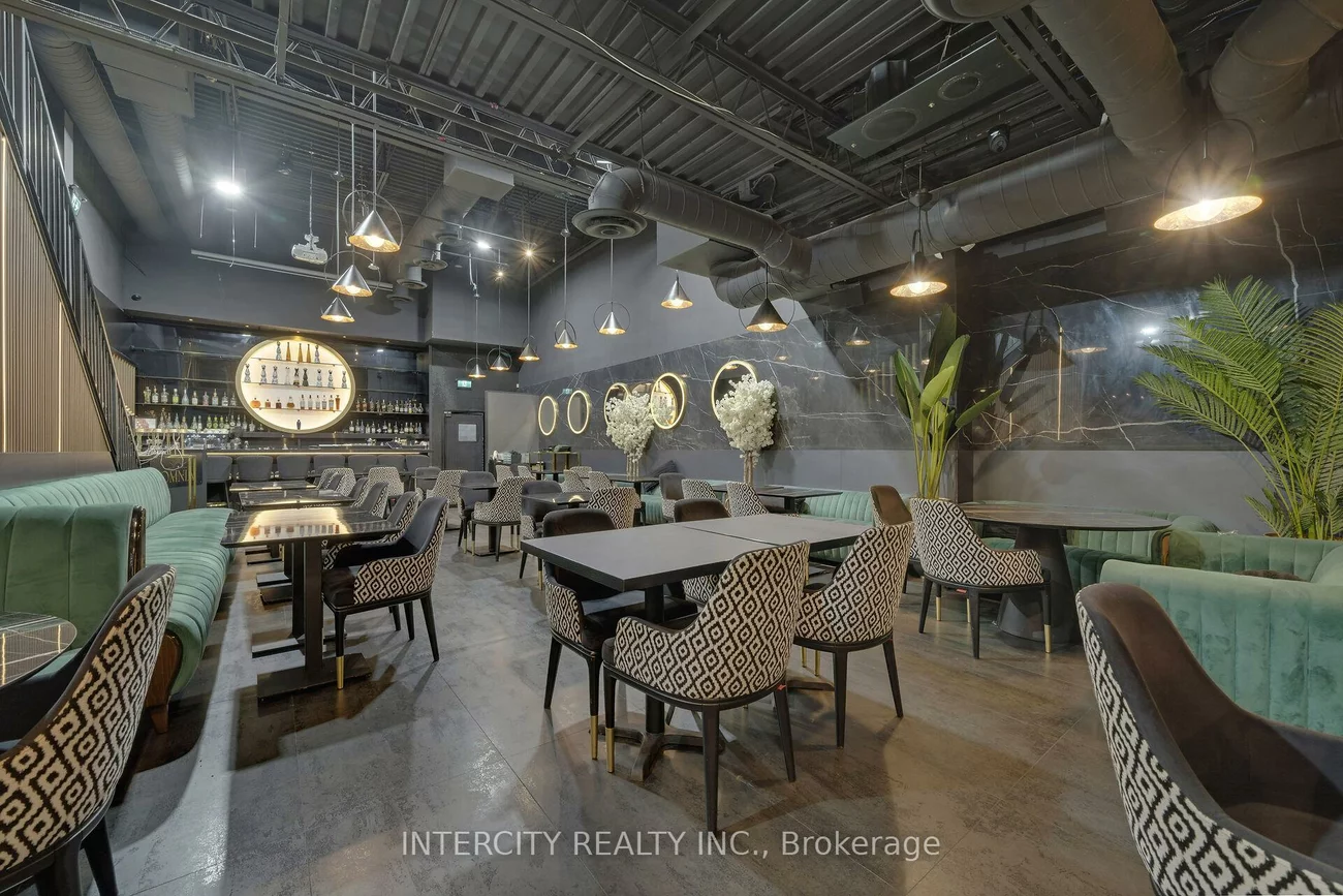 100, Regina, West Woodbridge Industrial Area, Vaughan