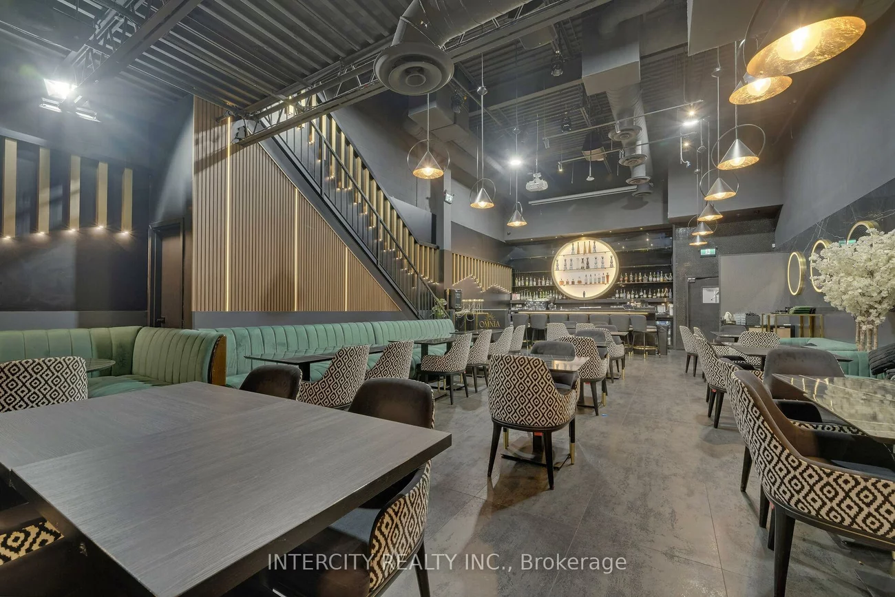 100, Regina, West Woodbridge Industrial Area, Vaughan