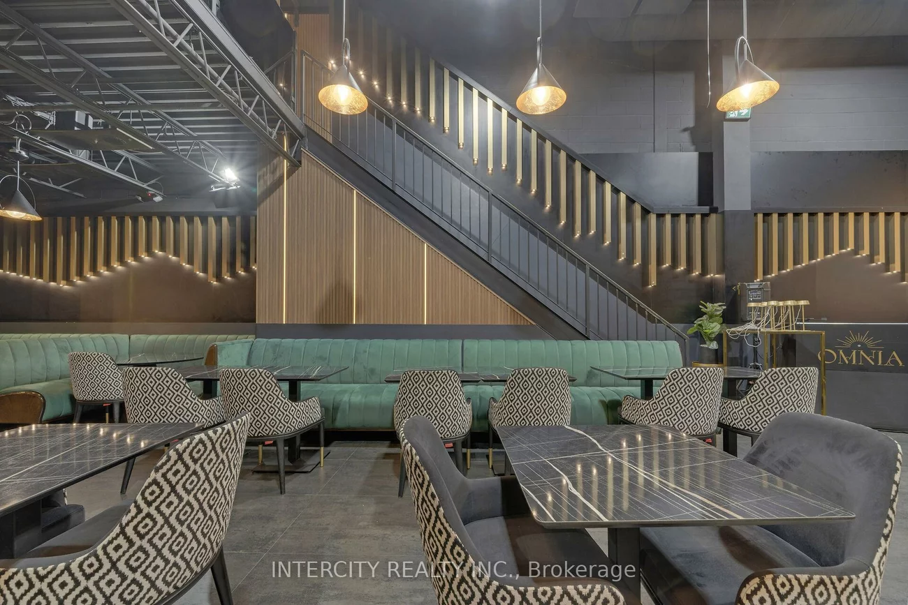 100, Regina, West Woodbridge Industrial Area, Vaughan