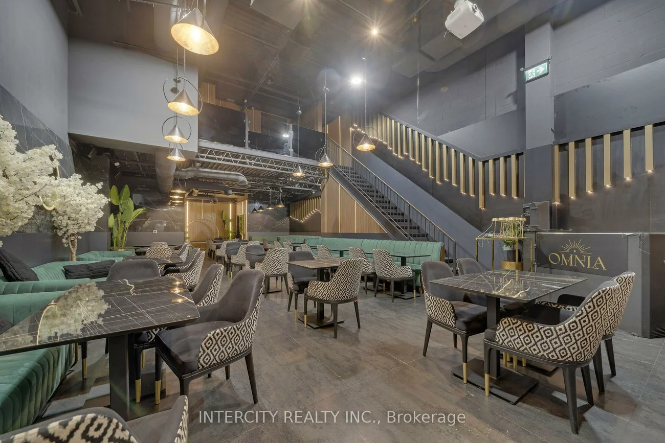 100, Regina, West Woodbridge Industrial Area, Vaughan