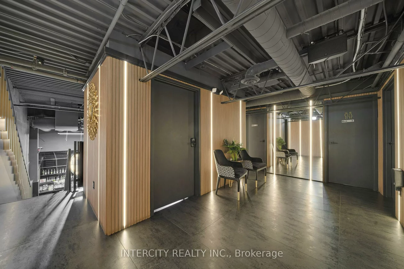 100, Regina, West Woodbridge Industrial Area, Vaughan