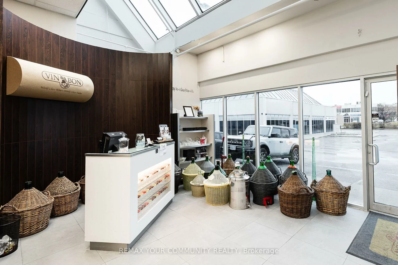 27, Roytec, East Woodbridge, Vaughan