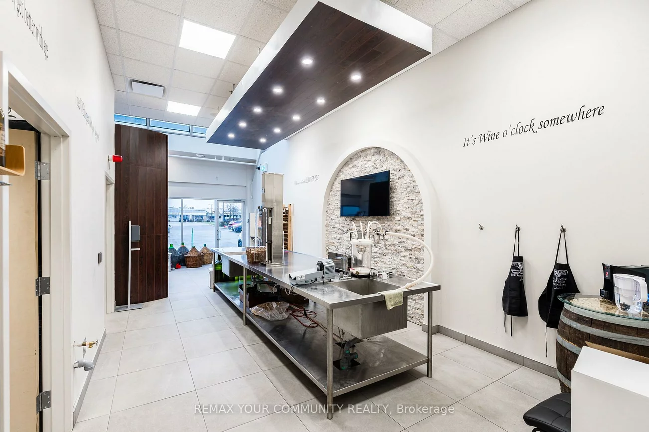 27, Roytec, East Woodbridge, Vaughan