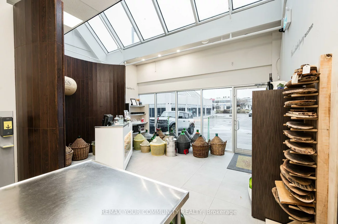 27, Roytec, East Woodbridge, Vaughan
