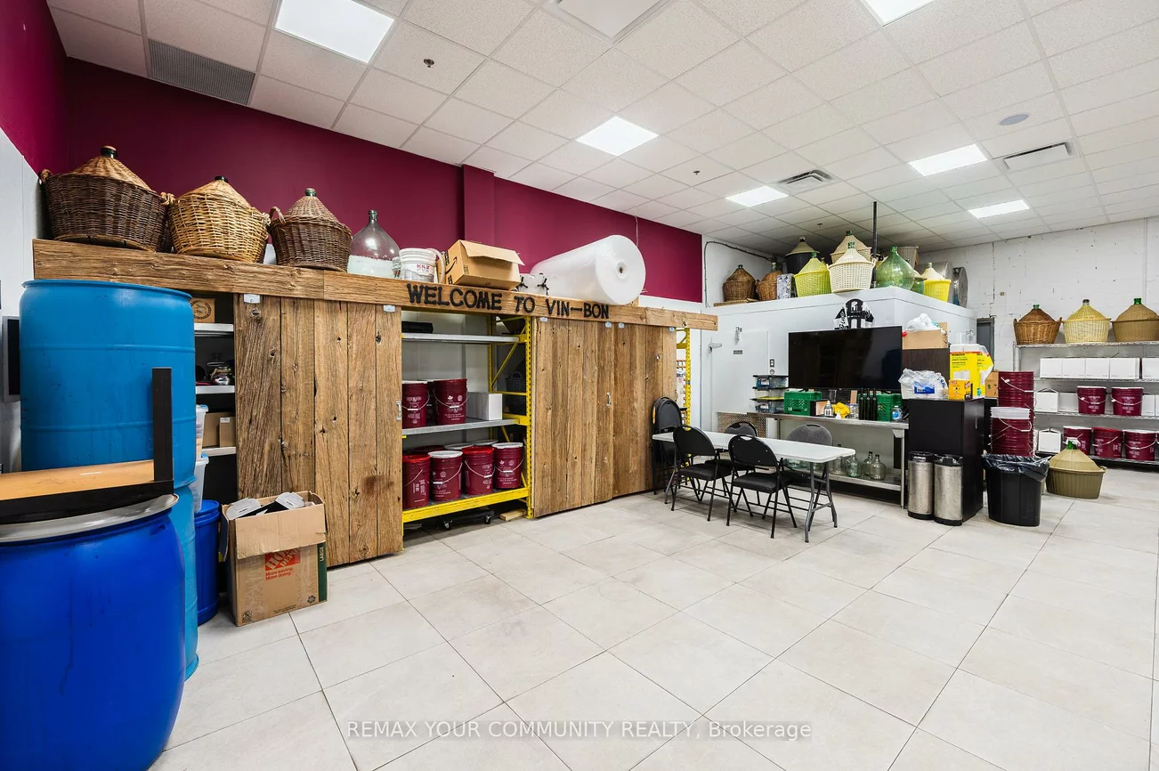27, Roytec, East Woodbridge, Vaughan