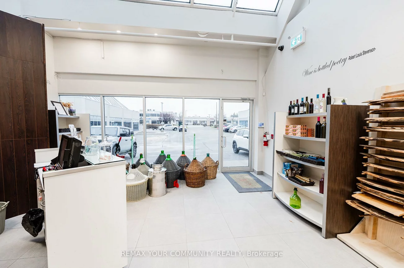 27, Roytec, East Woodbridge, Vaughan