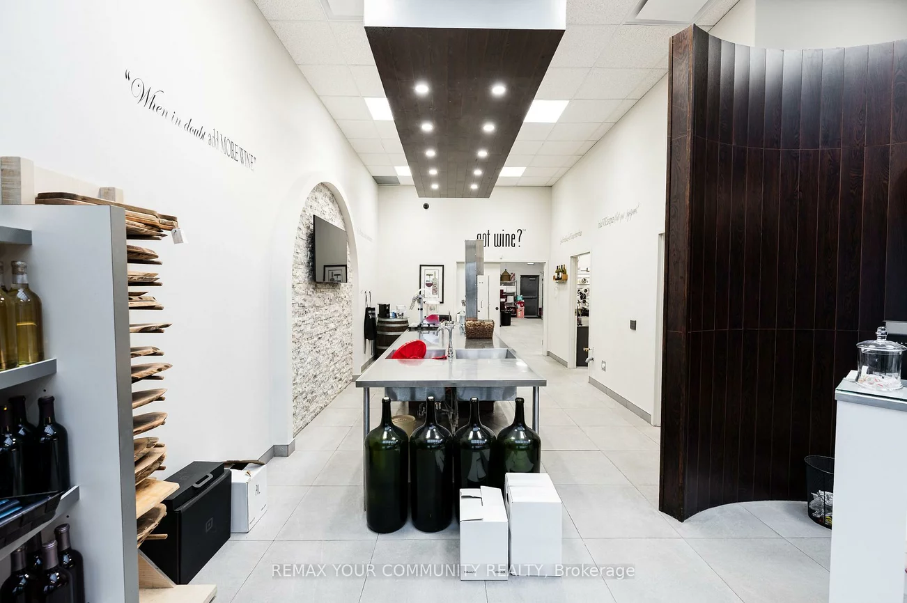 27, Roytec, East Woodbridge, Vaughan
