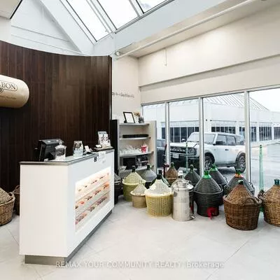 27, Roytec, East Woodbridge, Vaughan