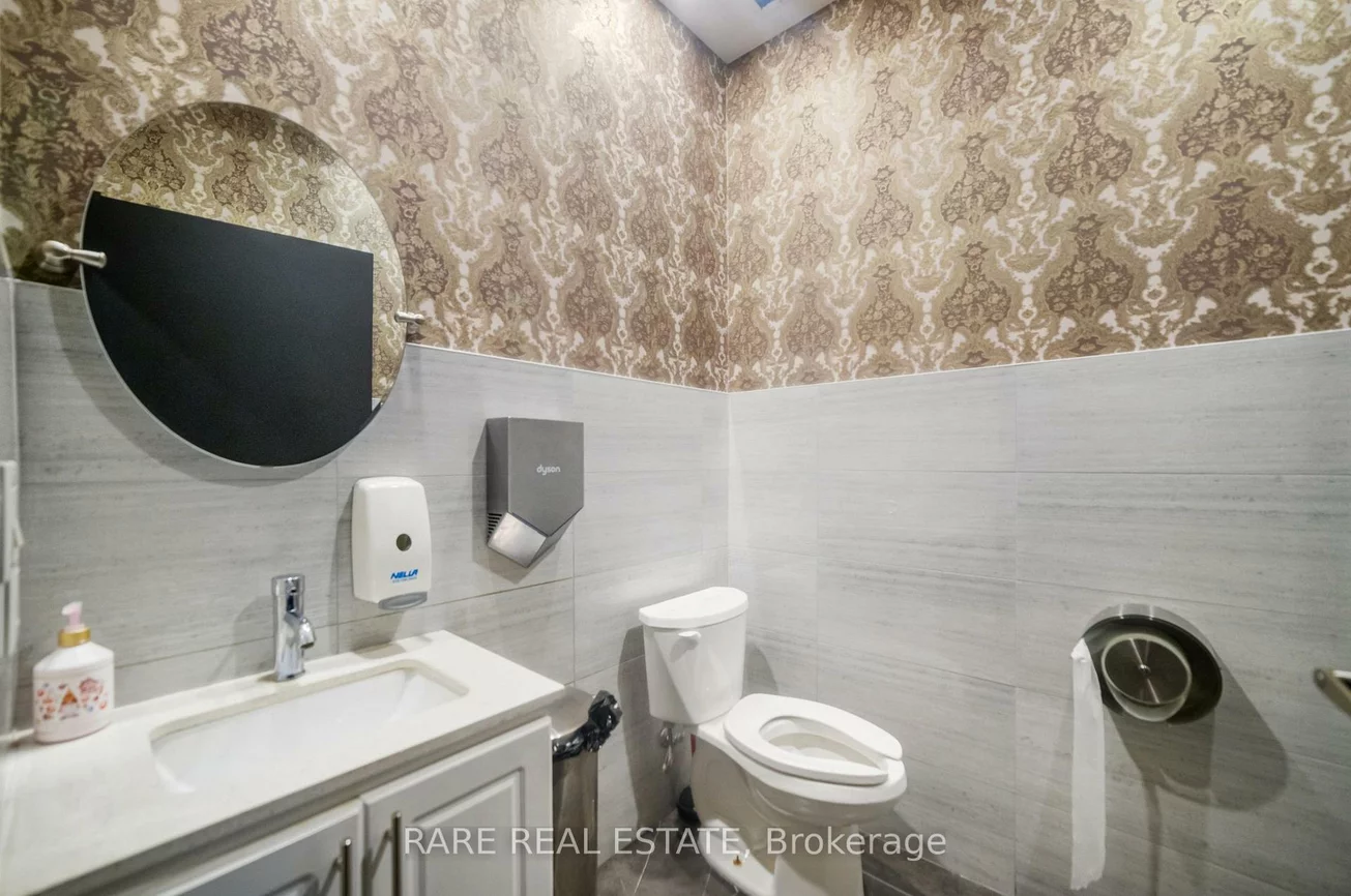 9121, Weston, East Woodbridge, Vaughan