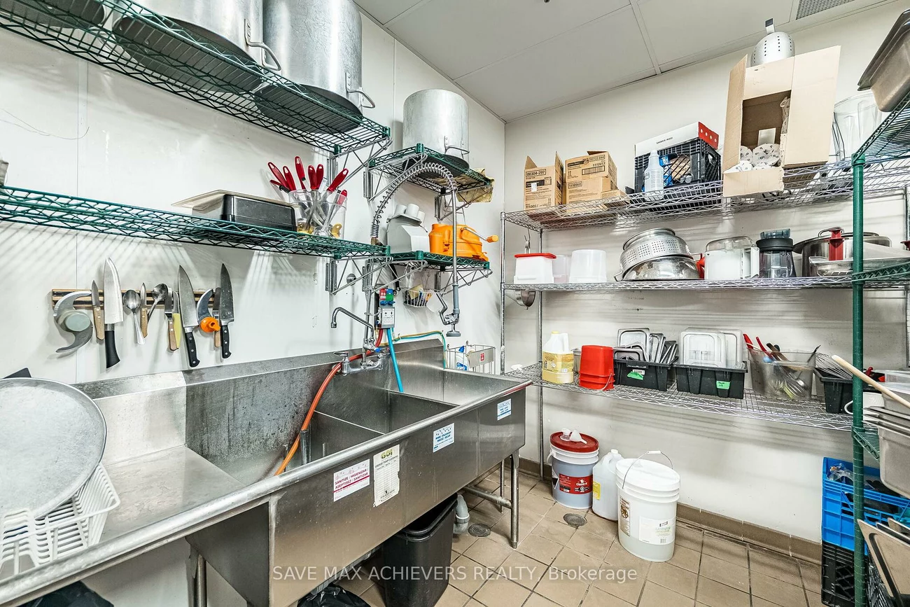 9600, Islington, West Woodbridge, Vaughan
