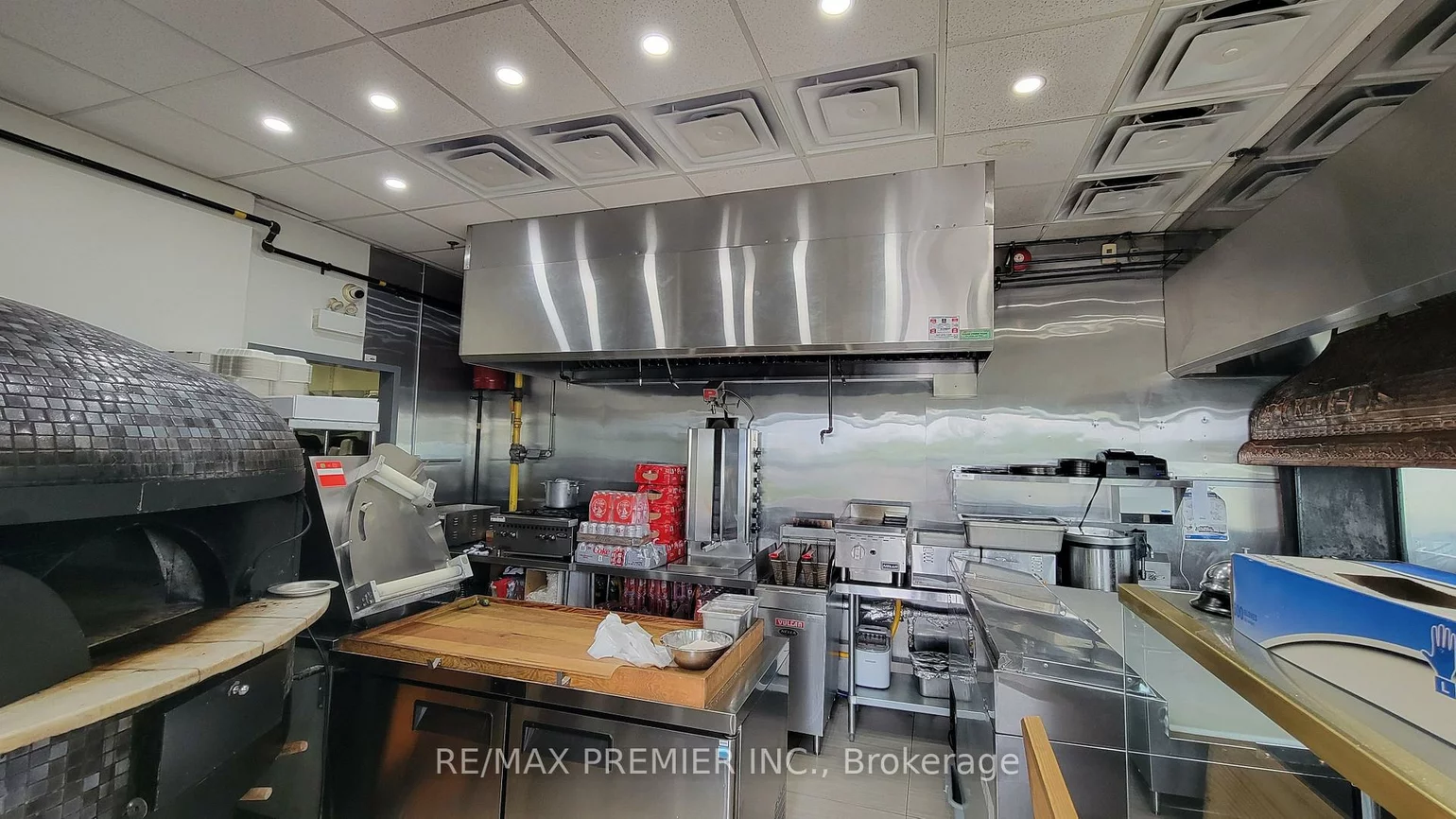 1200, Highway 7, Patterson, Vaughan