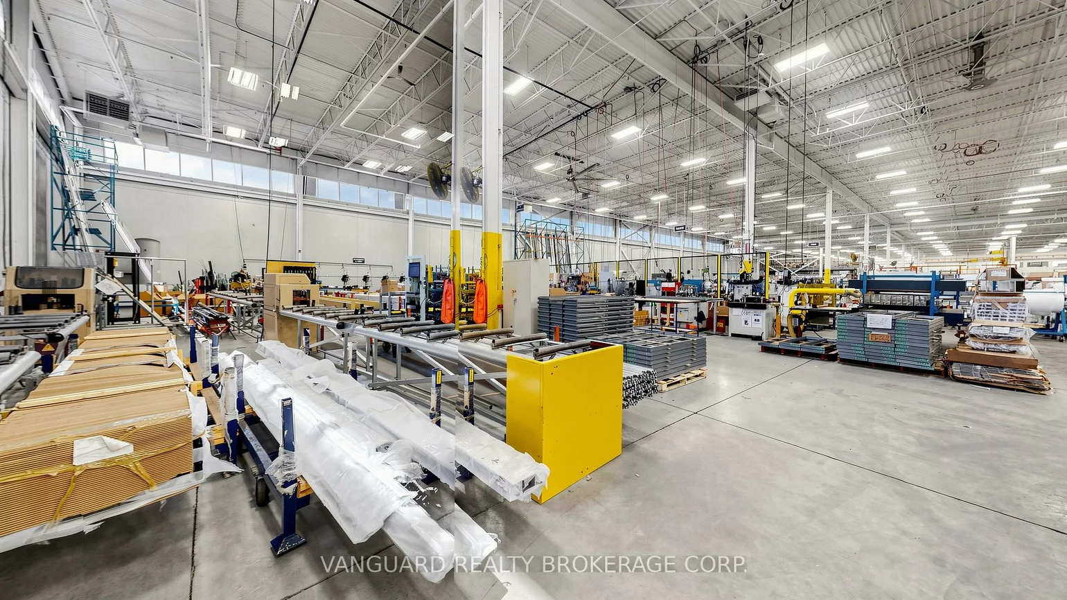 2891, Langstaff, Concord, Vaughan