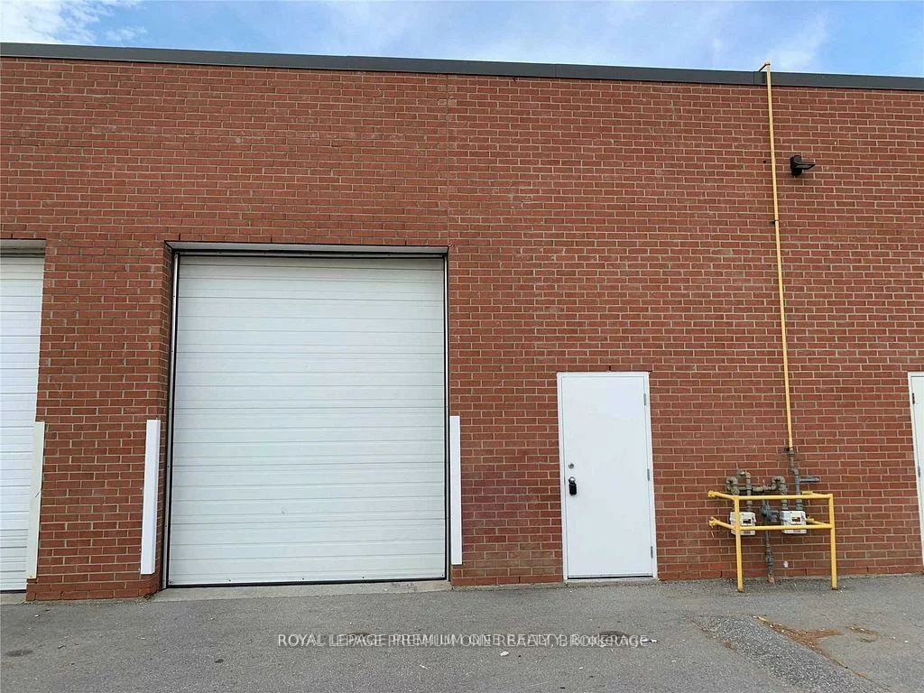 55, Winges, Pine Valley Business Park, Vaughan
