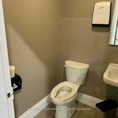 55, Winges, Pine Valley Business Park, Vaughan