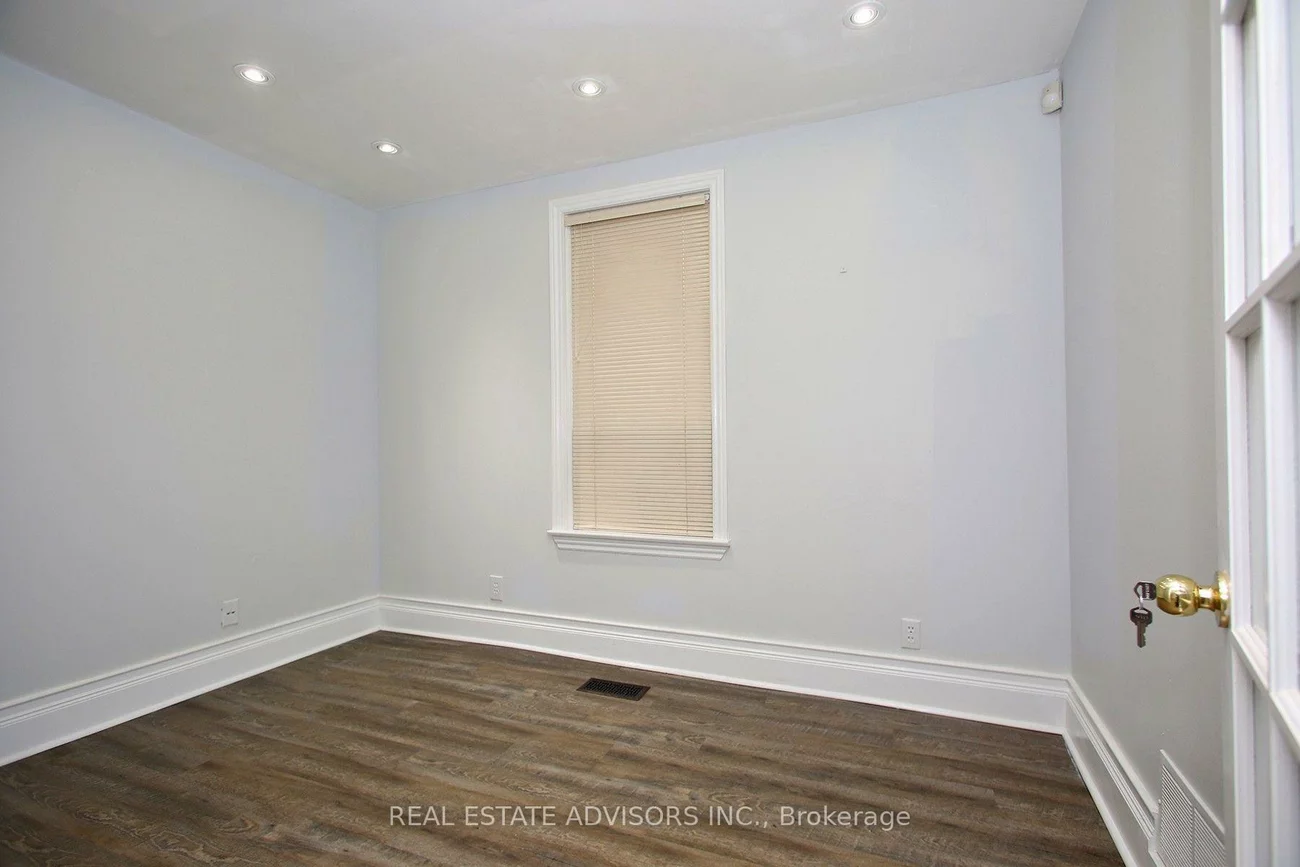 7924, Kipling, West Woodbridge, Vaughan
