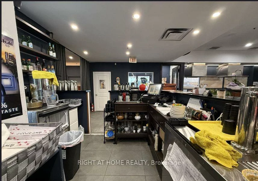 180, Steeles, Crestwood-Springfarm-Yorkhill, Vaughan