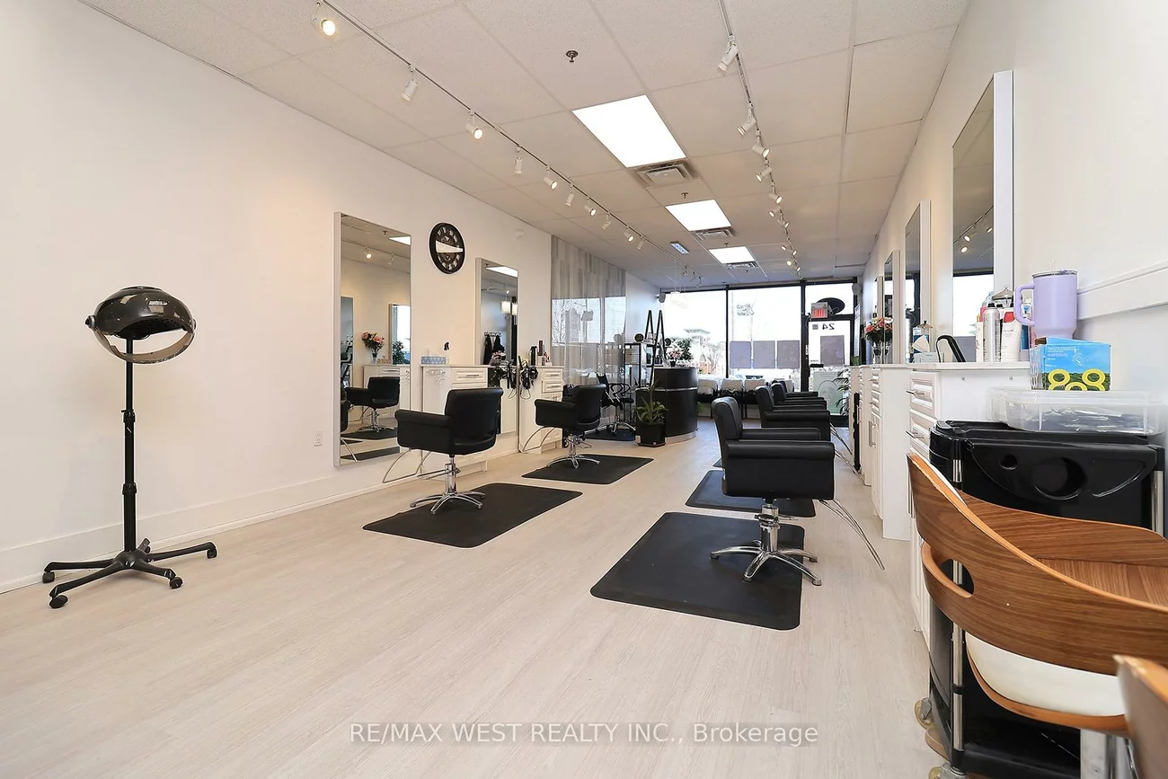 90, Winges, Pine Valley Business Park, Vaughan