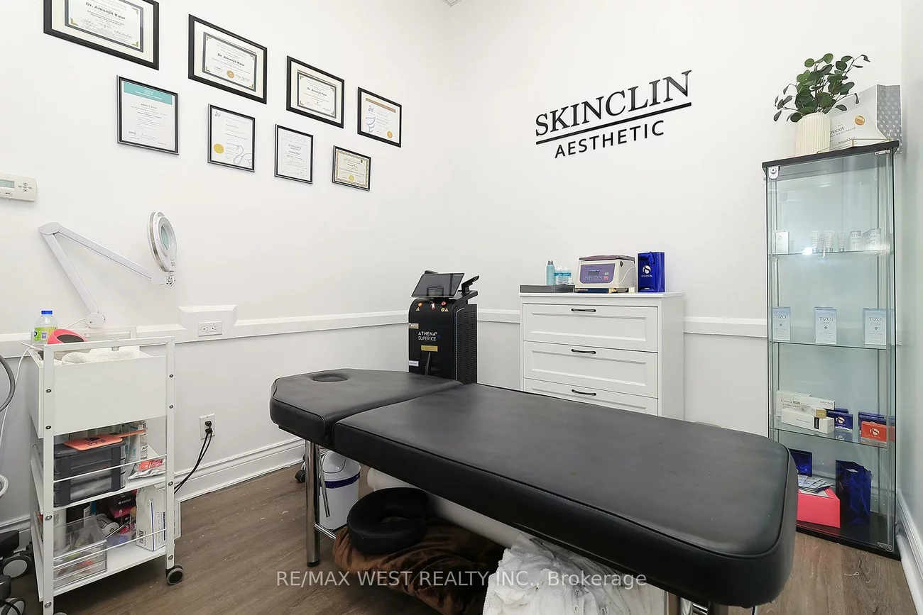 90, Winges, Pine Valley Business Park, Vaughan