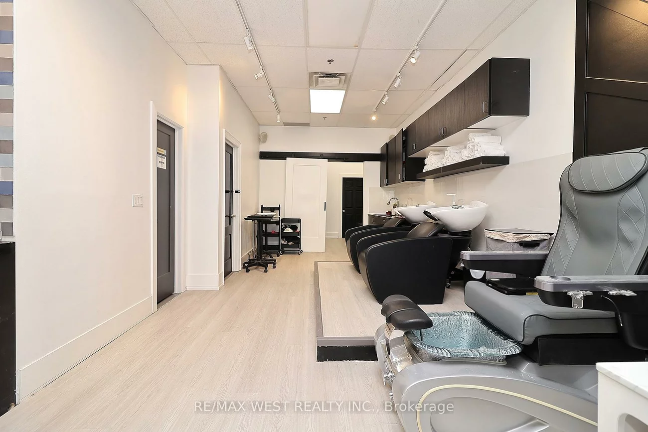 90, Winges, Pine Valley Business Park, Vaughan
