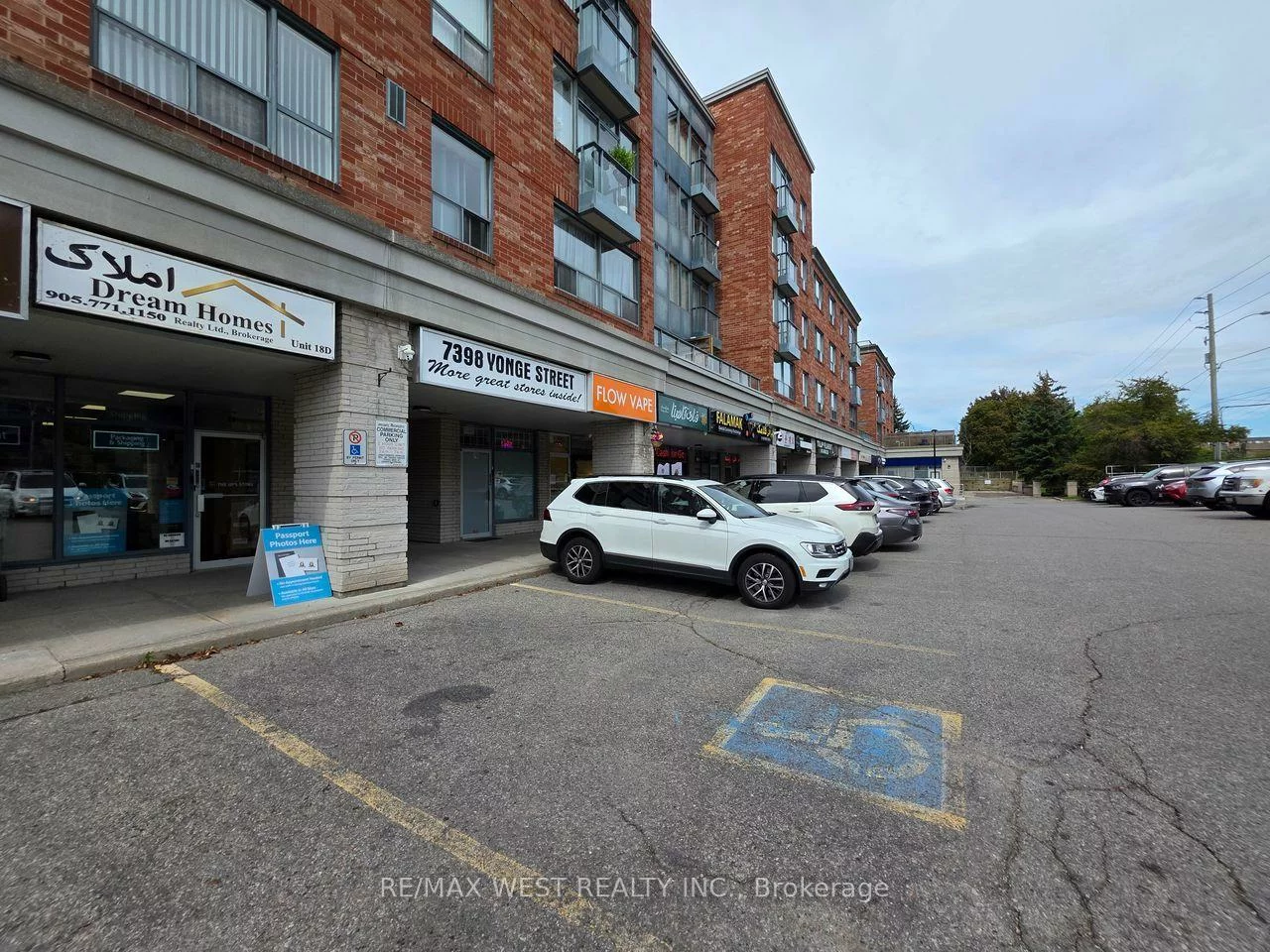 7398, Yonge, Crestwood-Springfarm-Yorkhill, Vaughan
