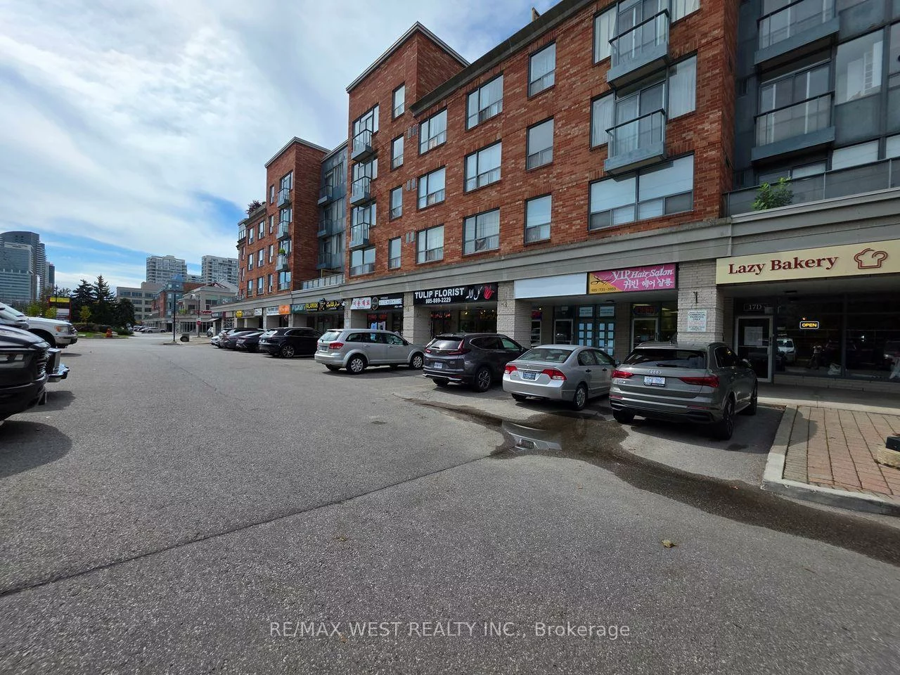 7398, Yonge, Crestwood-Springfarm-Yorkhill, Vaughan