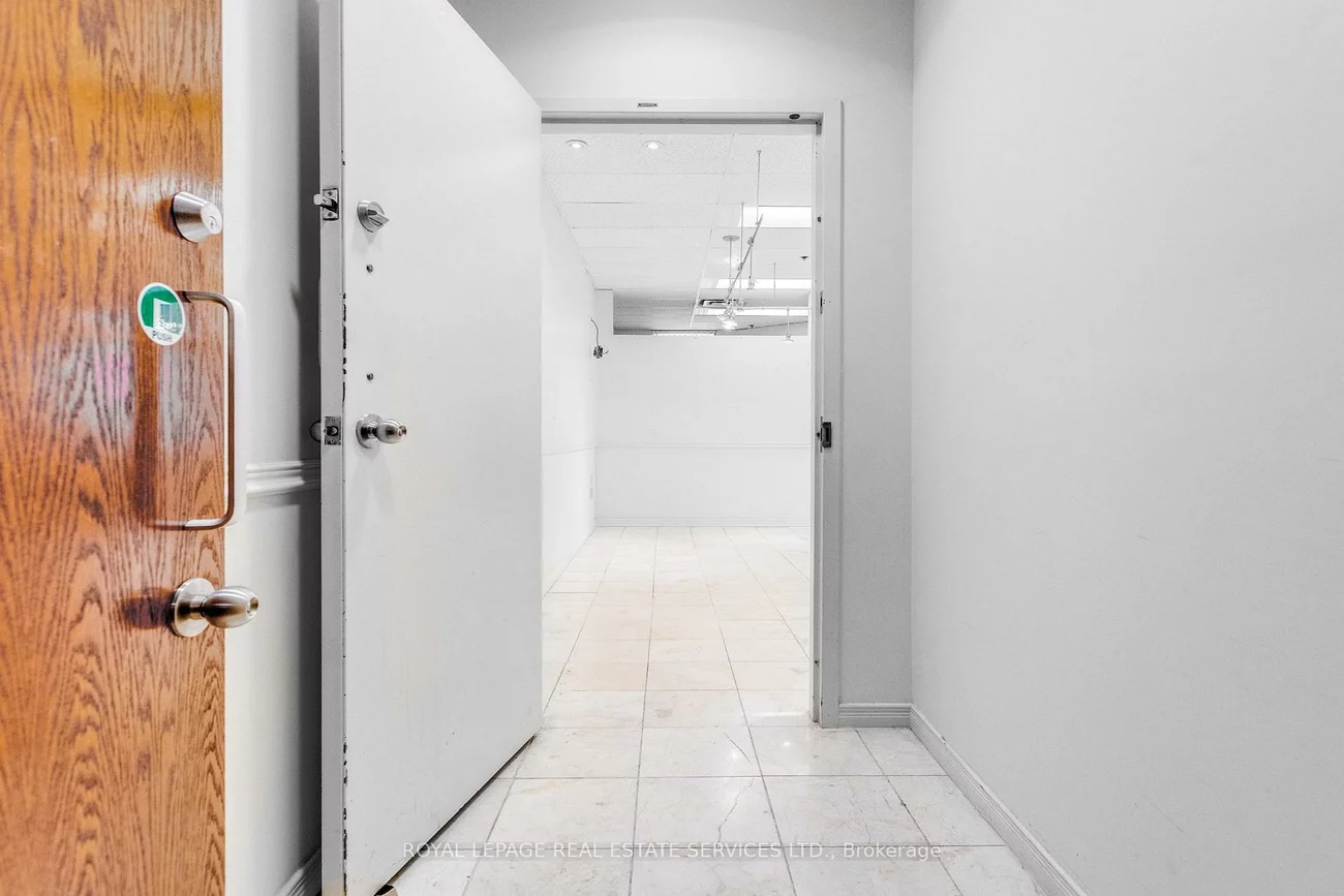 7368, Yonge, Crestwood-Springfarm-Yorkhill, Vaughan