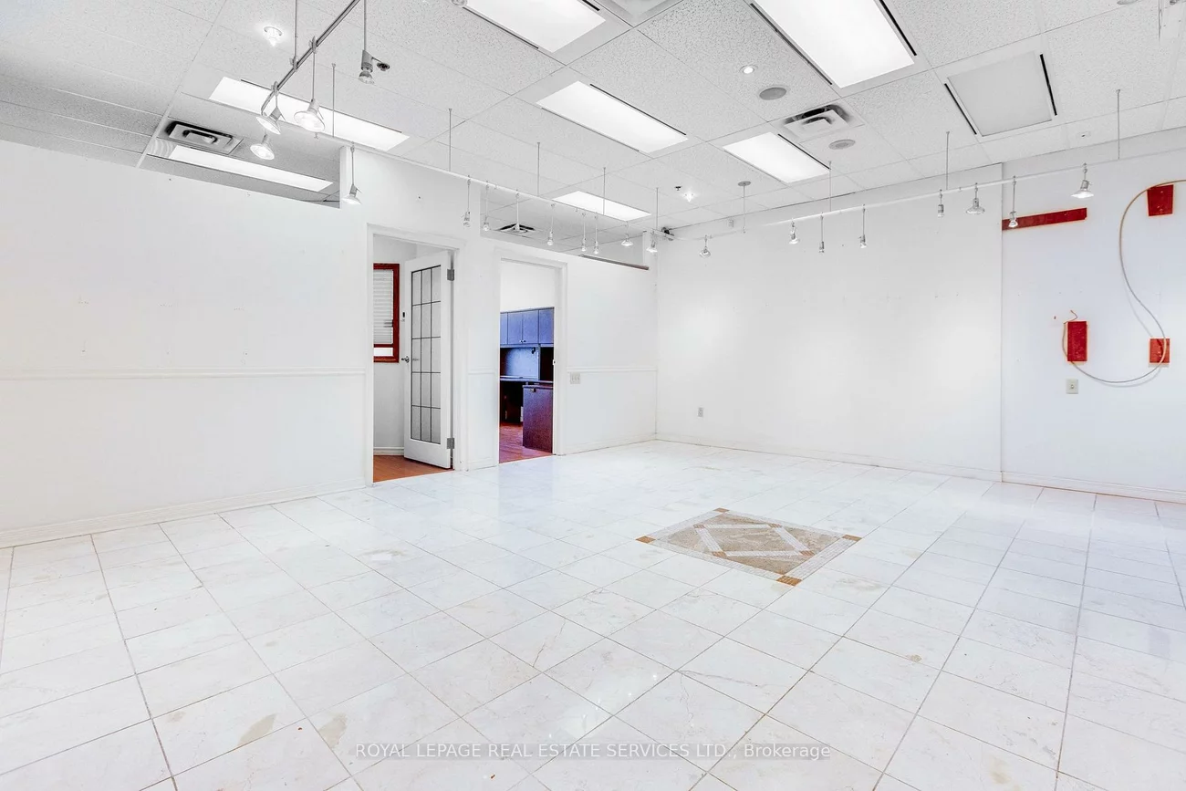 7368, Yonge, Crestwood-Springfarm-Yorkhill, Vaughan