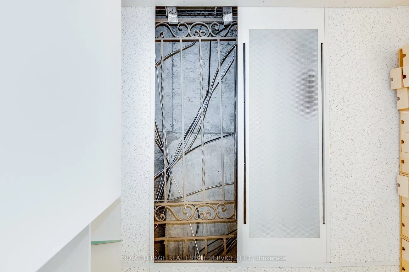 7368, Yonge, Crestwood-Springfarm-Yorkhill, Vaughan
