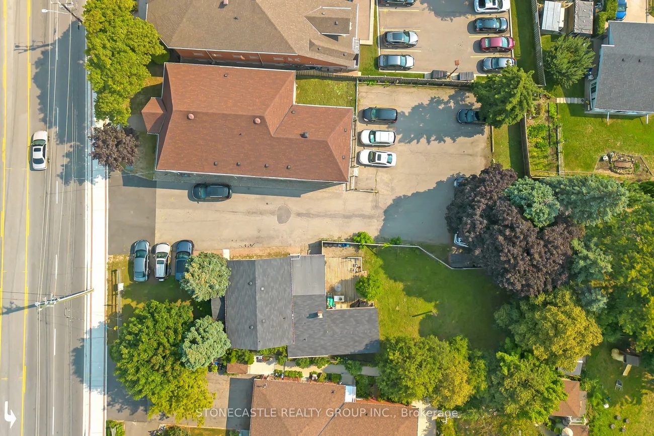 2321, Major Mackenzie, Maple, Vaughan