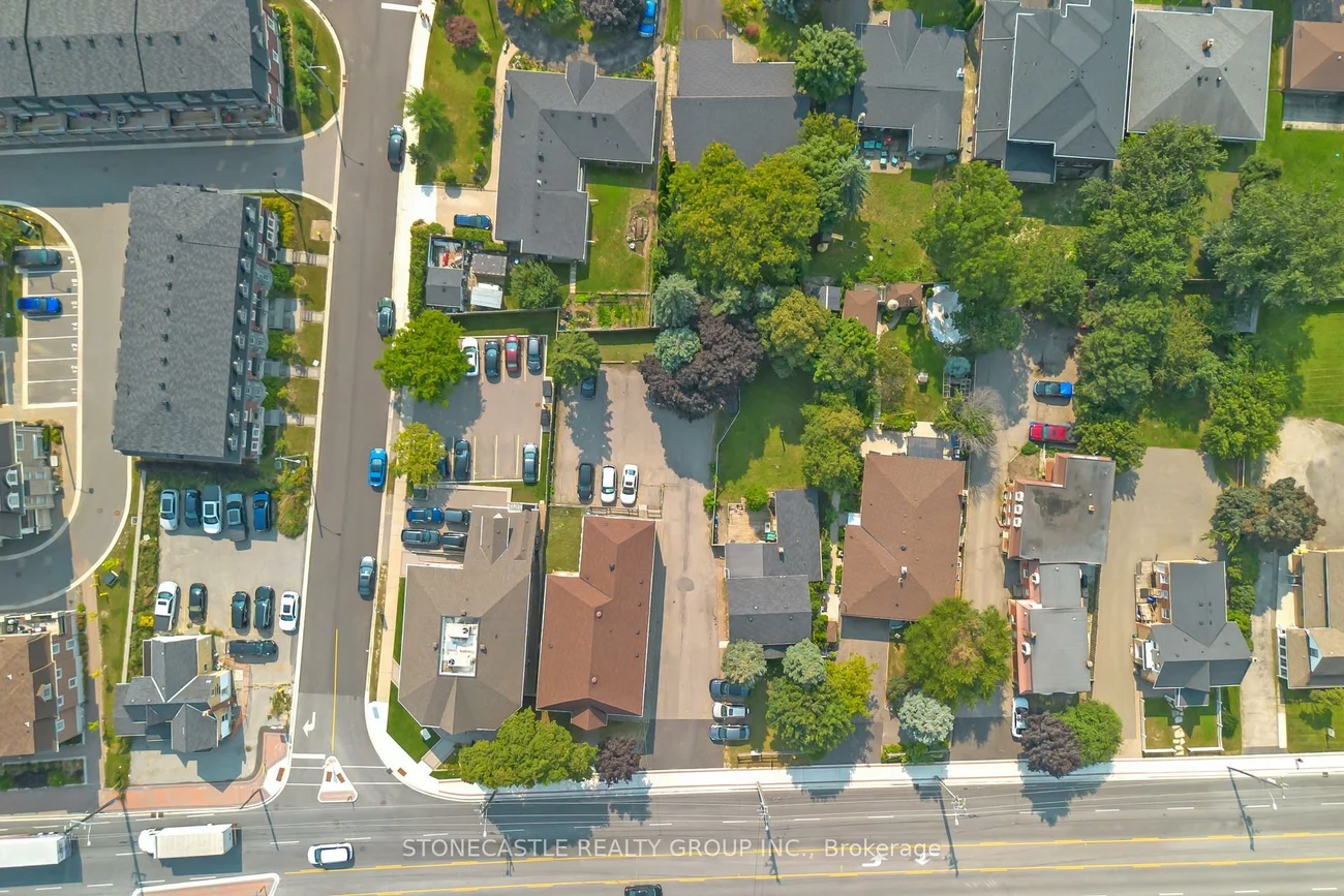2321, Major Mackenzie, Maple, Vaughan