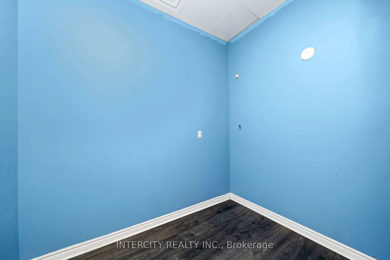 7611, Pine Valley, Pine Valley Business Park, Vaughan