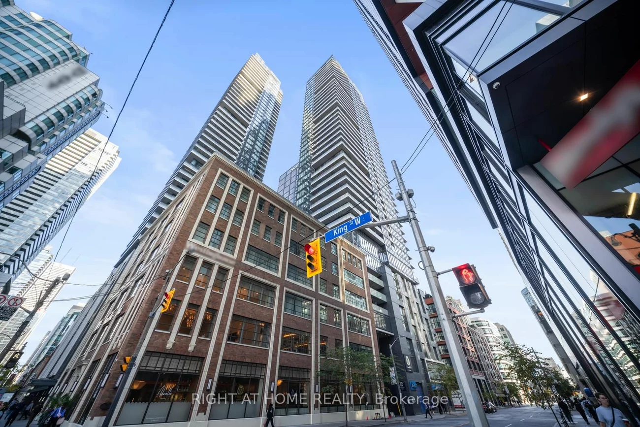 125 Blue Jays Way, Toronto