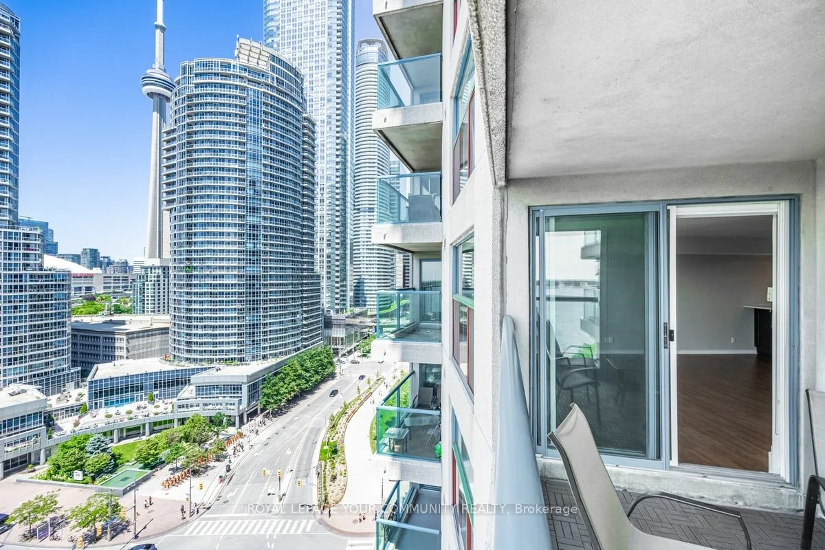 77 Harbour Sq, Toronto