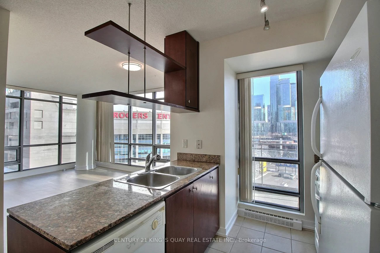 5 Mariner Terr, Toronto