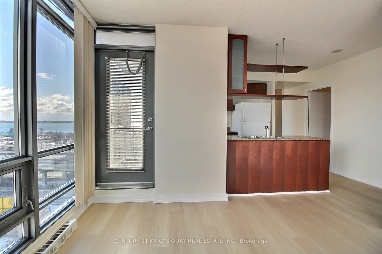 5 Mariner Terr, Toronto