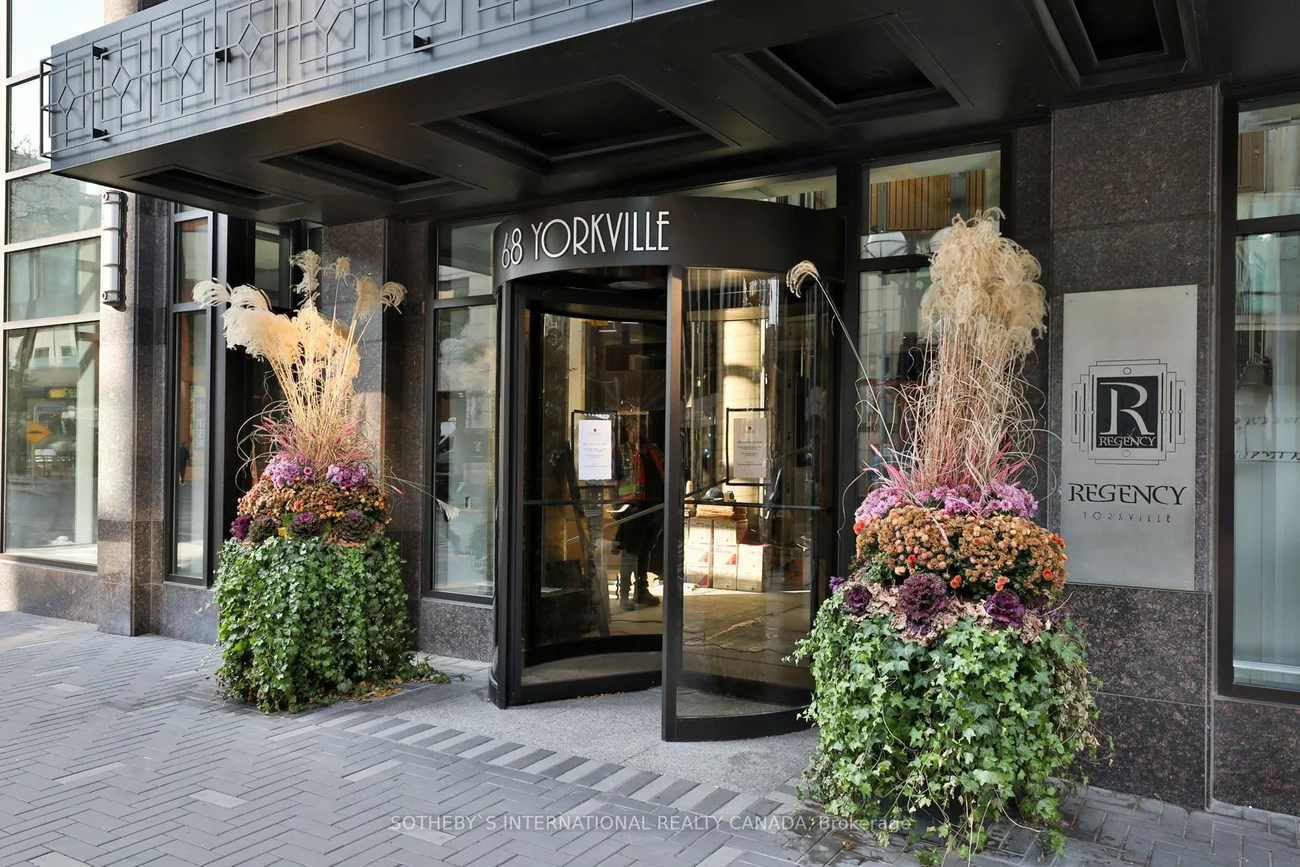 68 Yorkville Ave, Toronto