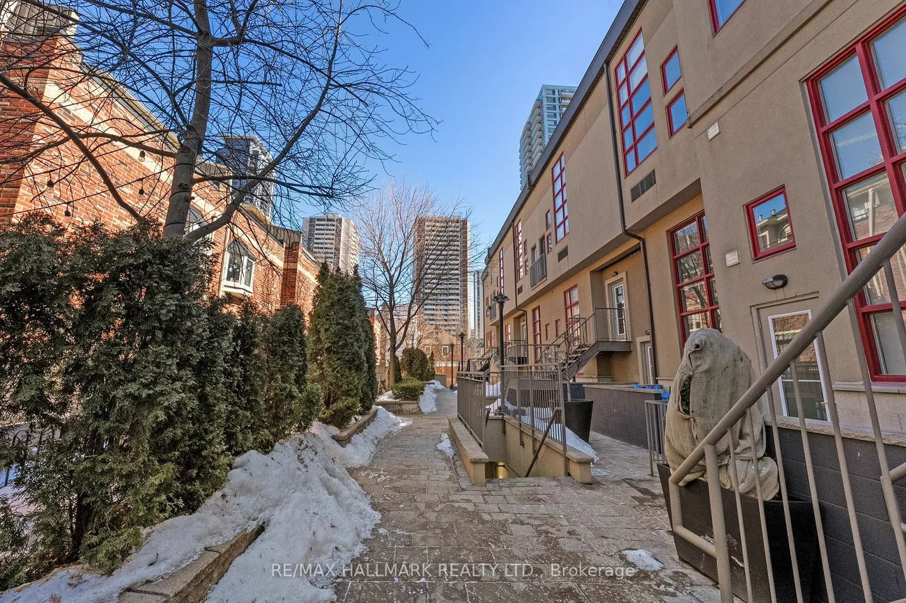 21 Earl St, Toronto