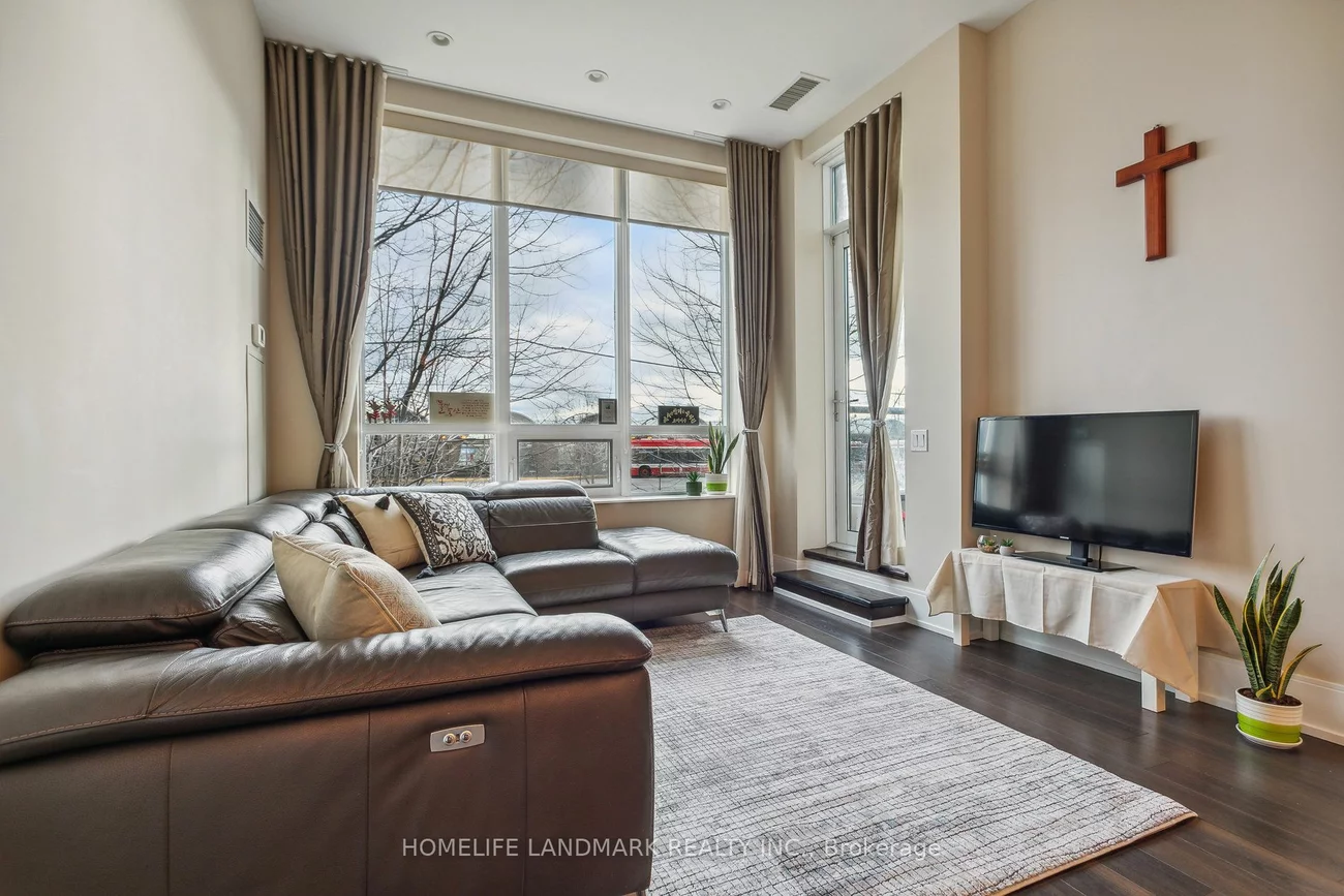 25 VIKING Lane, Toronto