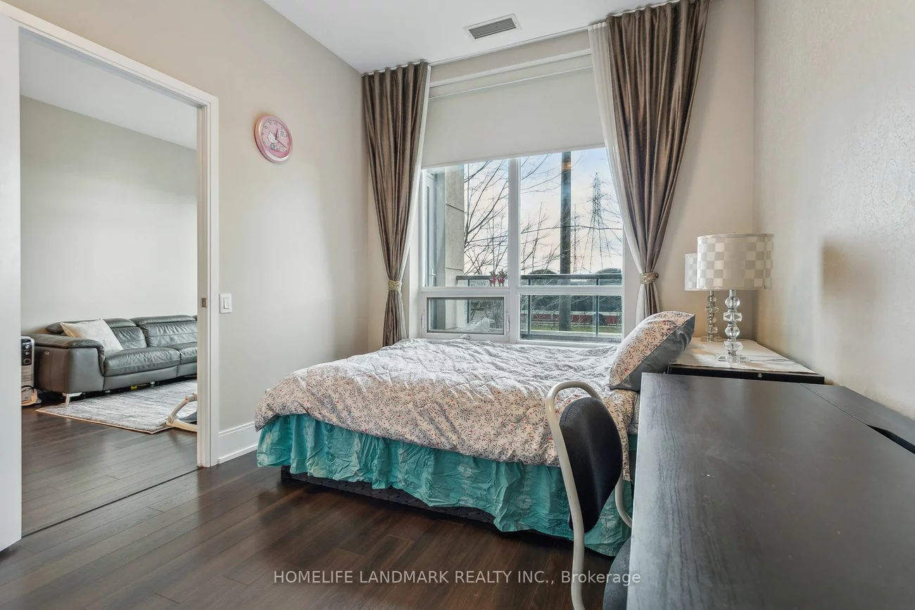 25 VIKING Lane, Toronto