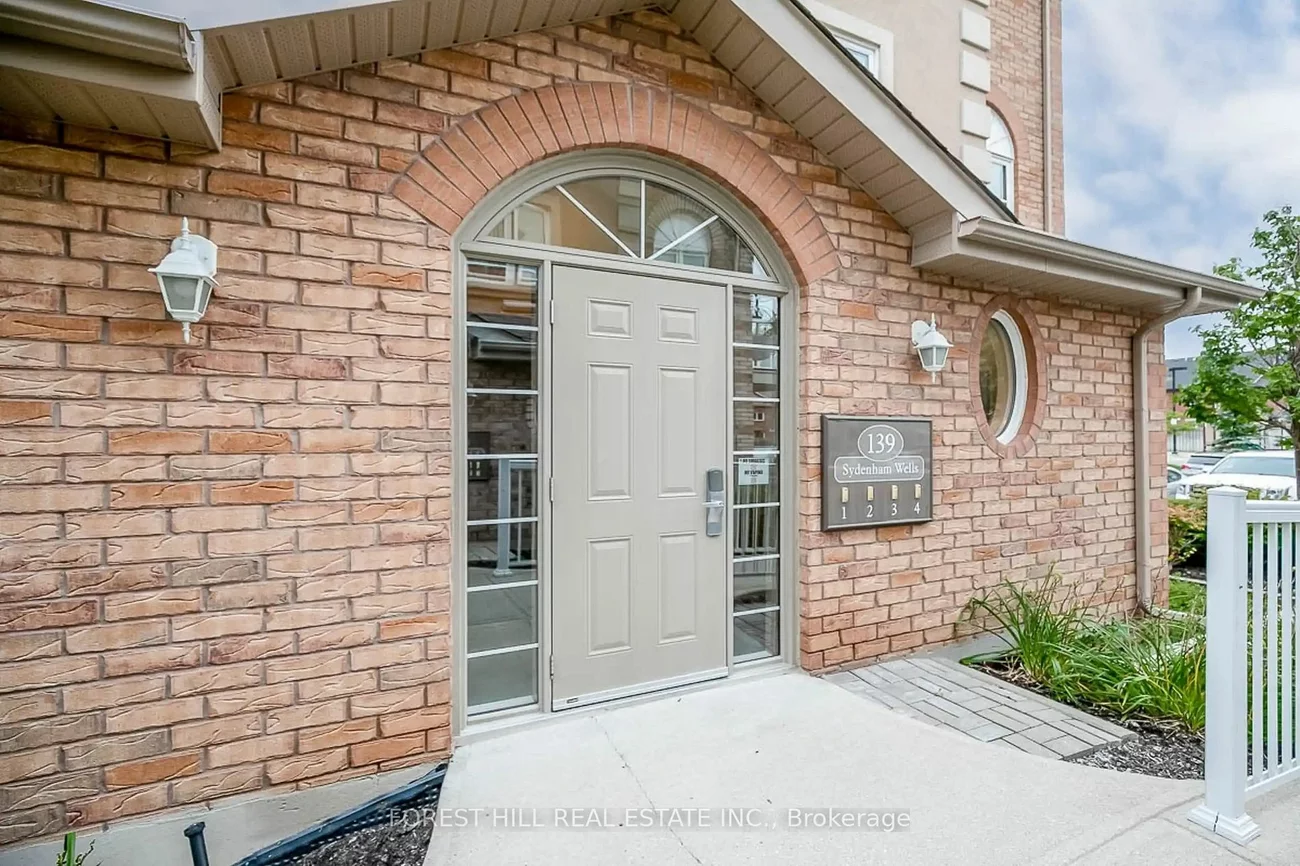 139 Sydenham Wells, Barrie