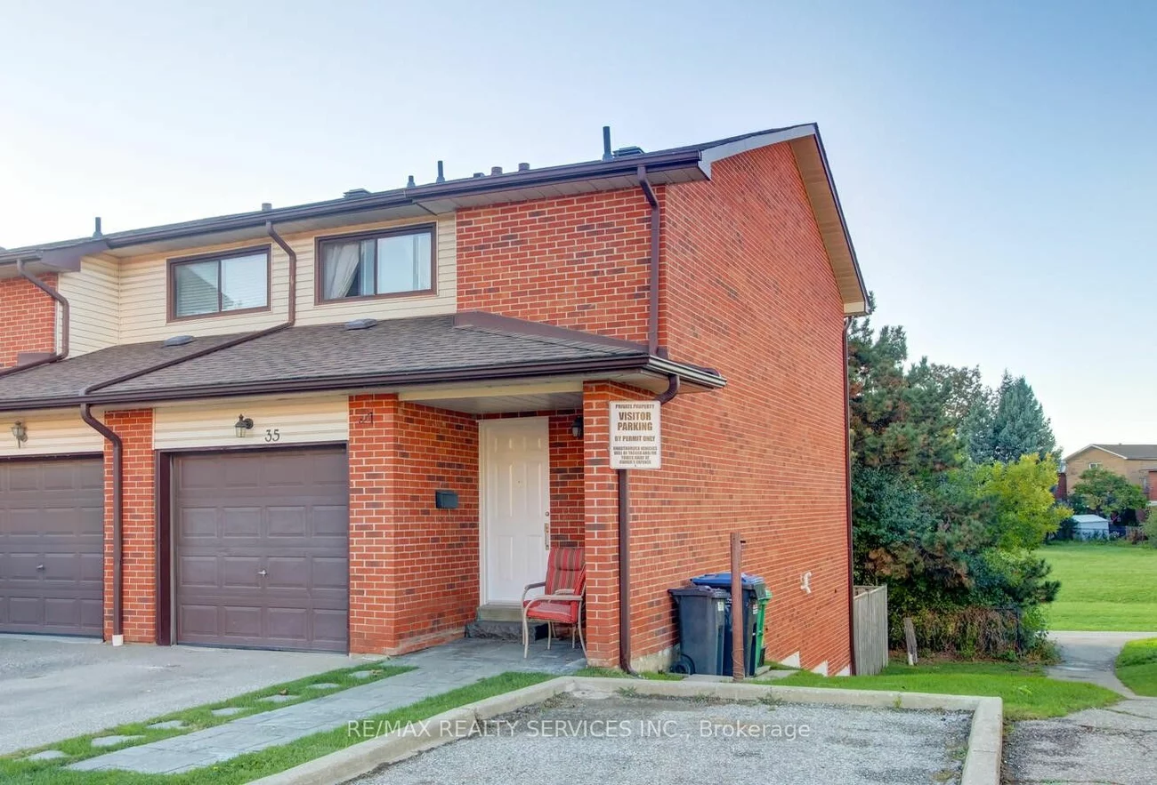 35 Collins Cres, Brampton