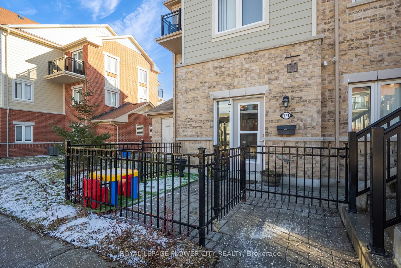 250 Sunny Meadow Blvd, Brampton