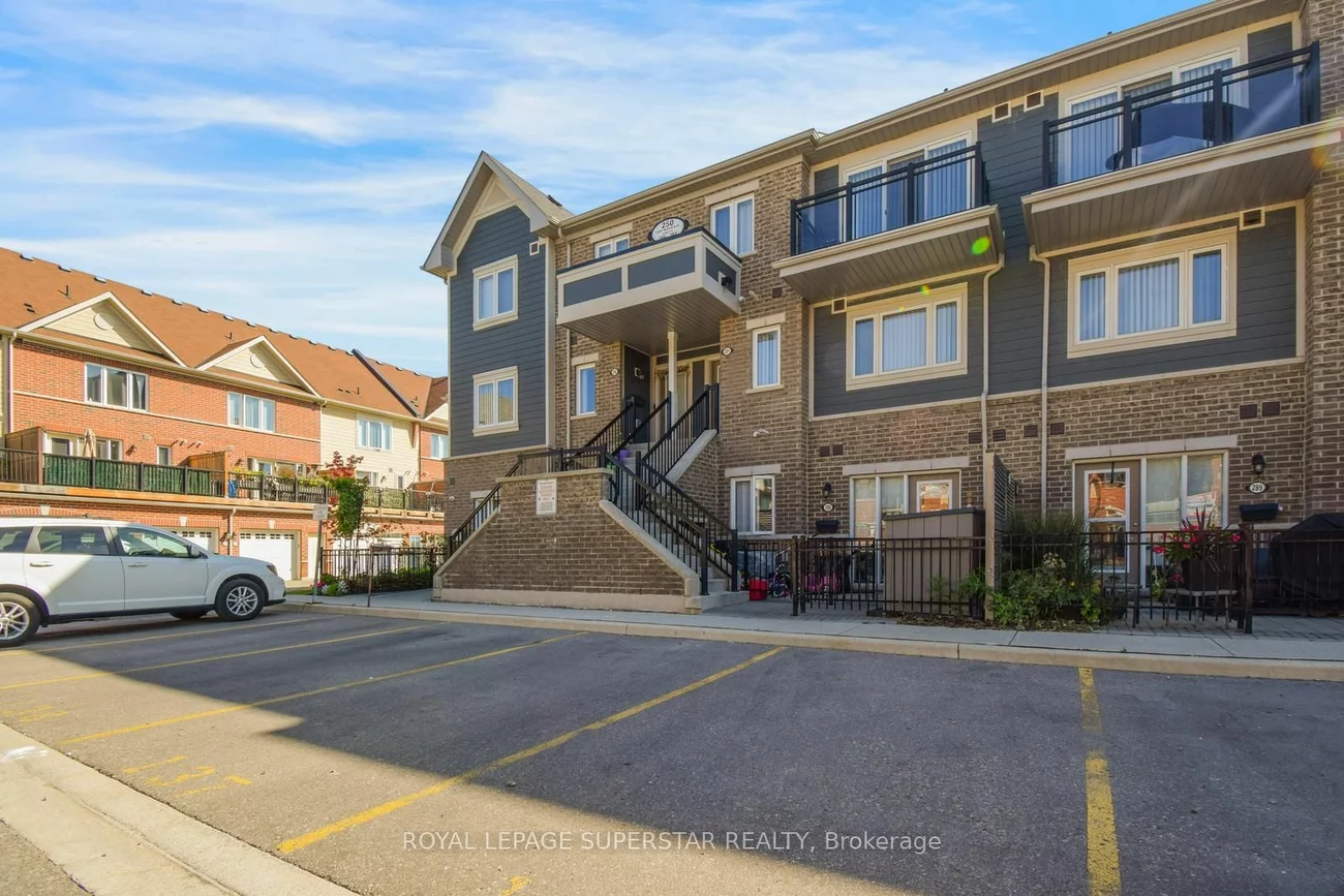 250 Sunny Meadow Blvd, Brampton