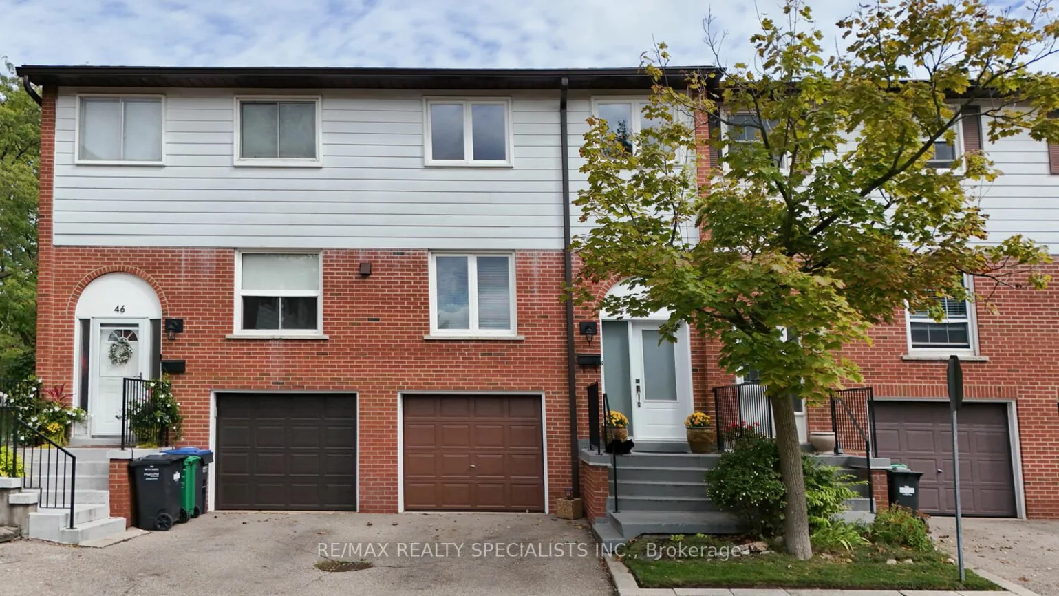 2445 Homelands Dr, Mississauga