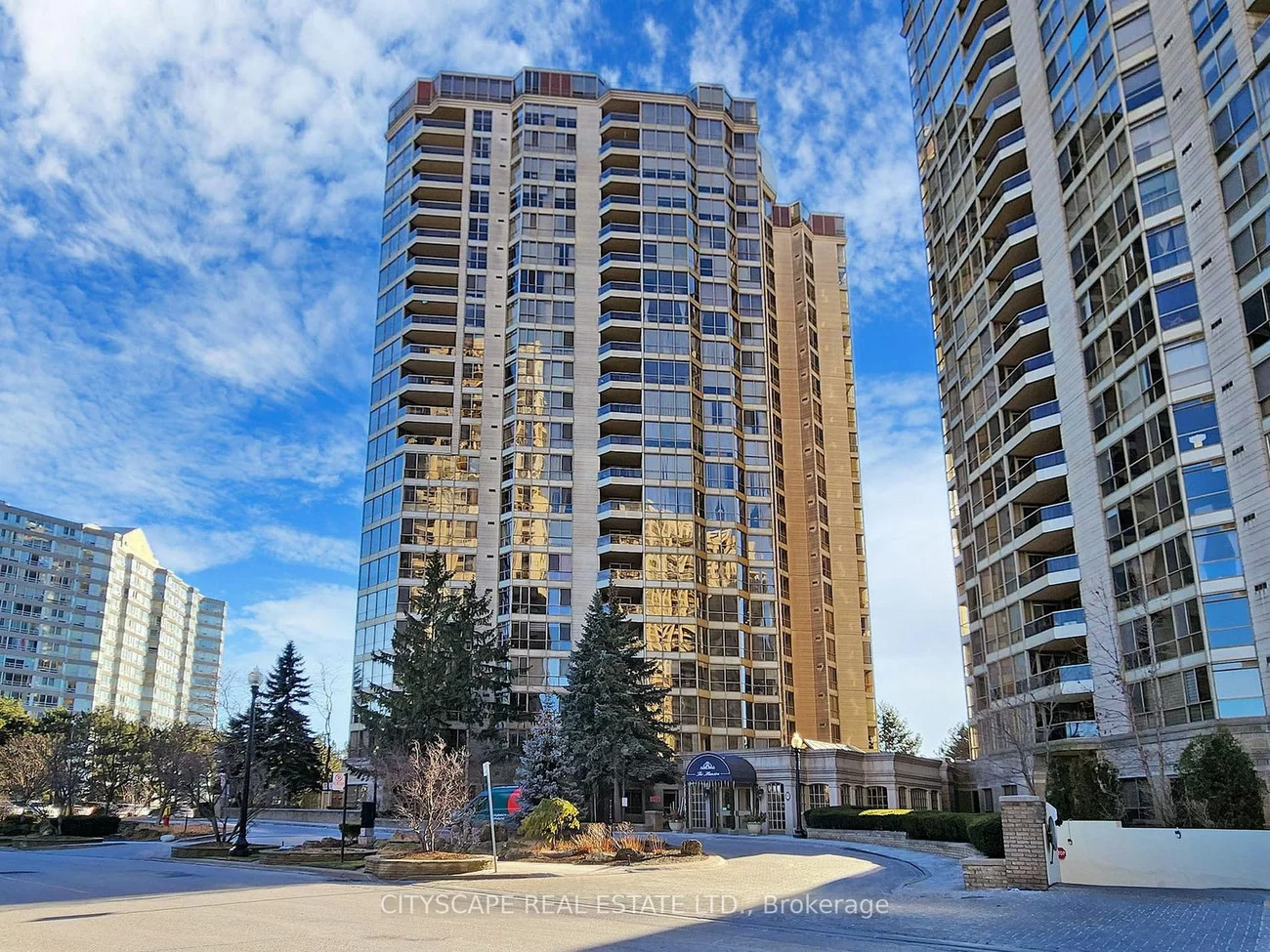 55 Kingsbridge Garden Circ, Mississauga