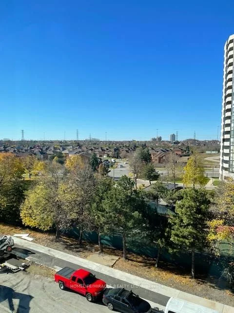 4130 Parkside Village Dr, Mississauga