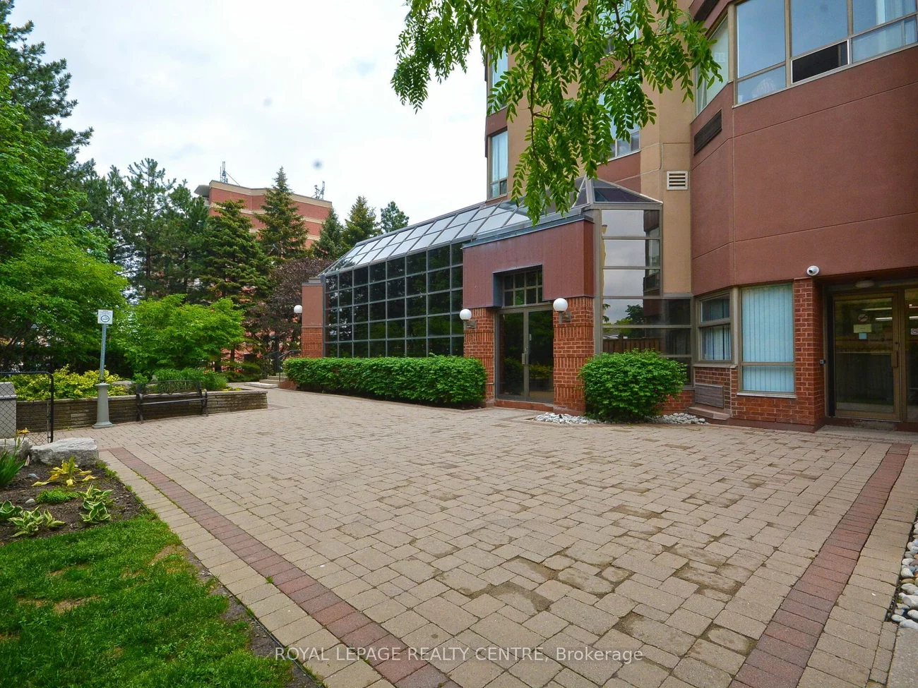 25 Fairview Rd W, Mississauga