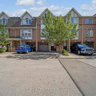 condos, sale, Condo Townhouse, 3030 Breakwater Crt, Cooksville, Mississauga 
 3030 Breakwater Crt, Cooksville, Mississauga