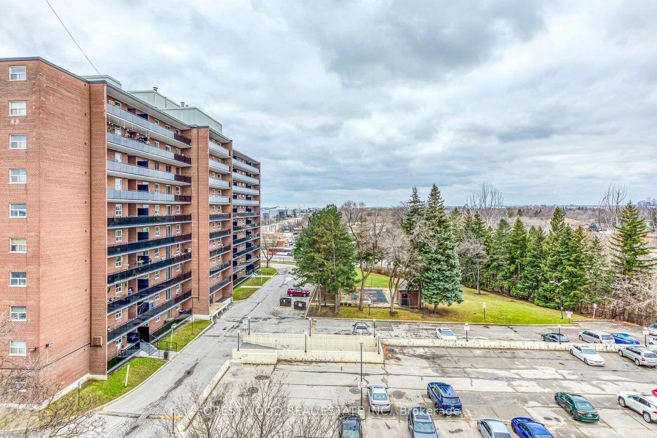 3555 DERRY Rd E, Mississauga