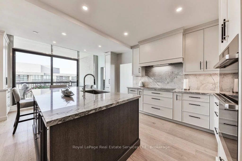 2170 Marine Dr, Oakville